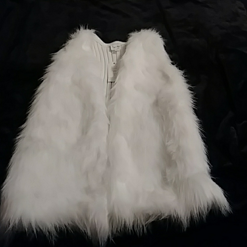 A body Faux Fur